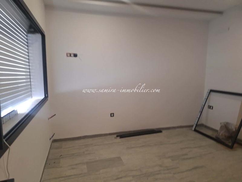 30dab140-3bfe-4cff-a1d5-00e9a4699b30.jpg